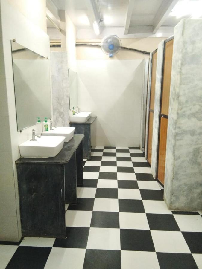 Abuzz Sewri Hostel Mumbai Kültér fotó